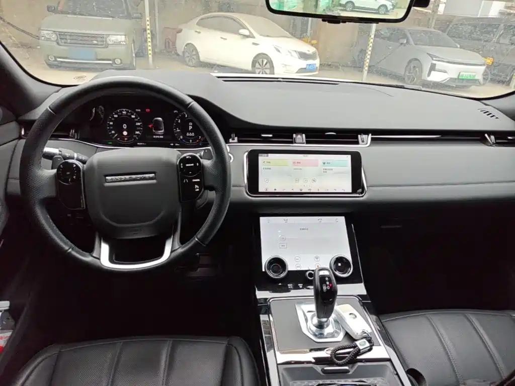 Land Rover Evoque 2020 — фото 10