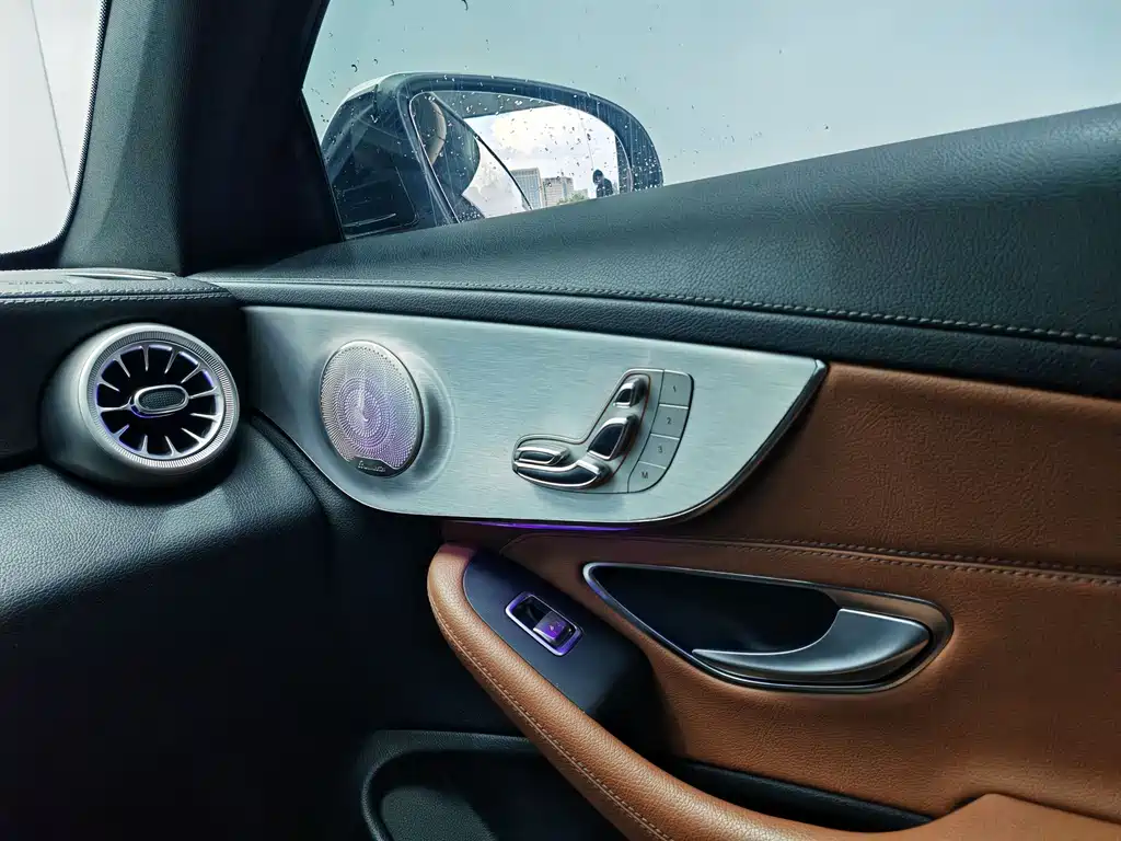 Mercedes-Benz C-Class 2019 — фото 16