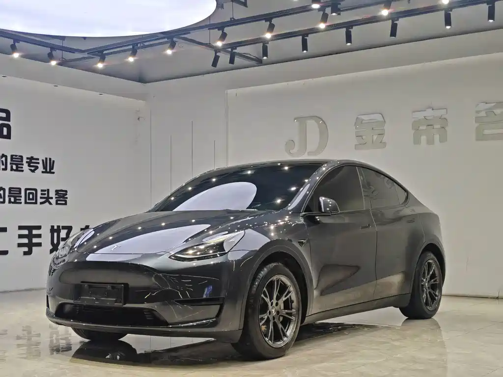 Tesla Model Y 2024 — фото 1