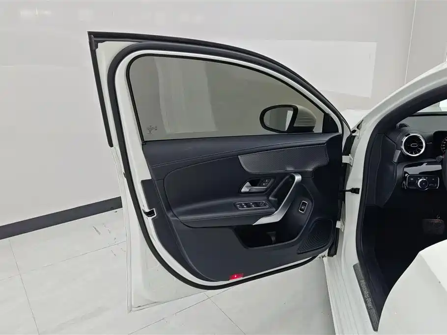 Mercedes-Benz A-Class 2021 — фото 7