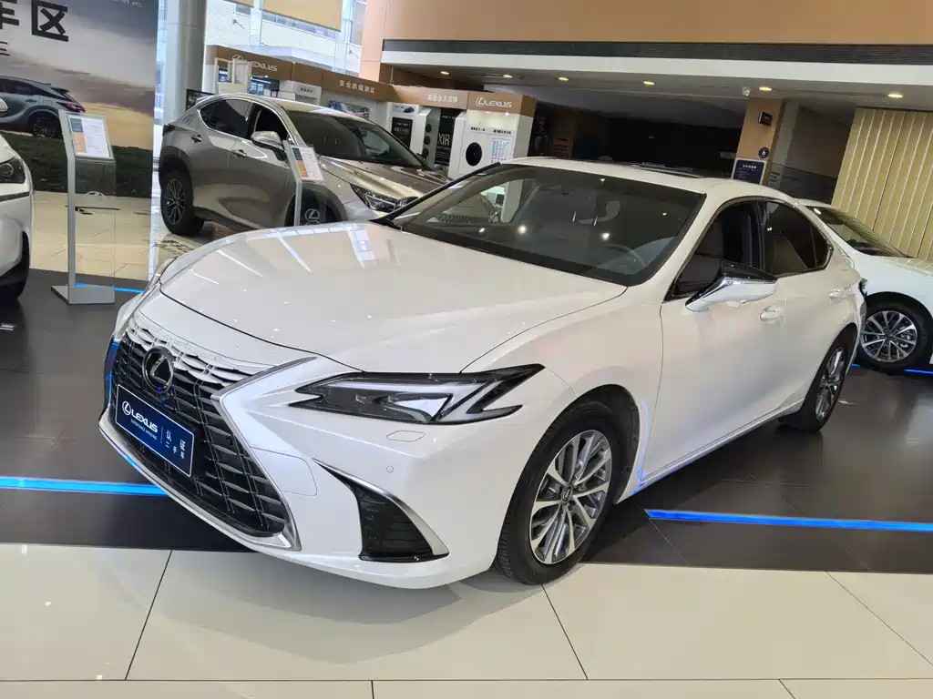 Lexus ES 2025 — фото 1