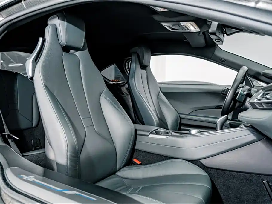 BMW i8 2019 — фото 27