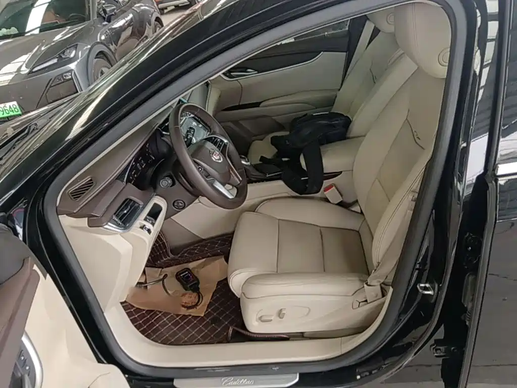 Cadillac XTS 2015 — фото 15