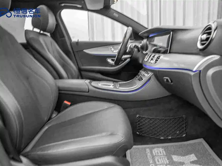 Mercedes-Benz E-Class 2019 — фото 15
