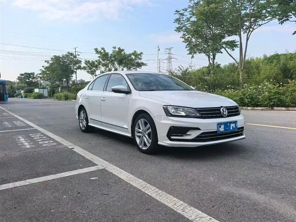 Volkswagen Sagitar 2019