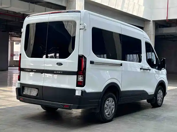 Ford Transit T8 2024