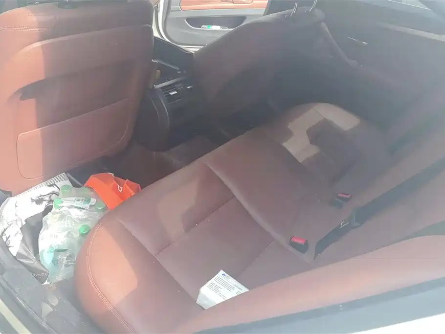 BMW 5 Series 2015 — фото 11