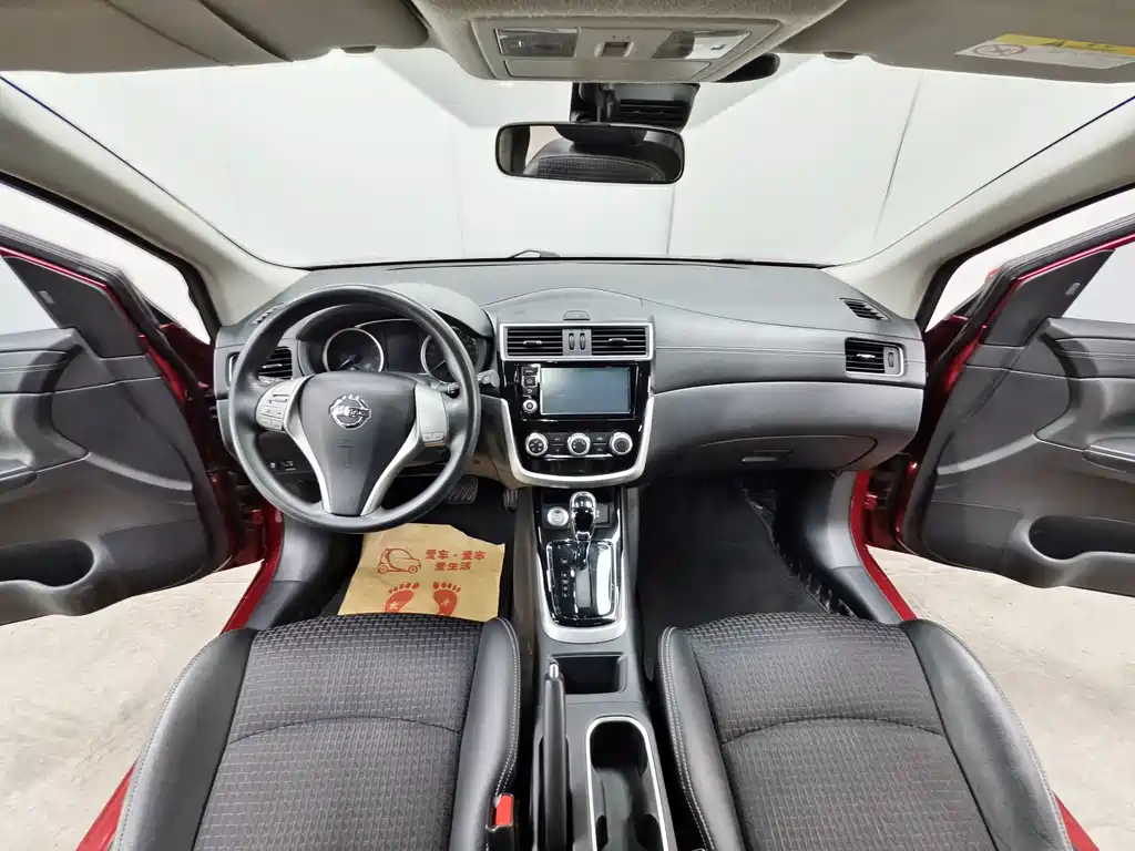 Nissan Tiida 2017 — фото 9