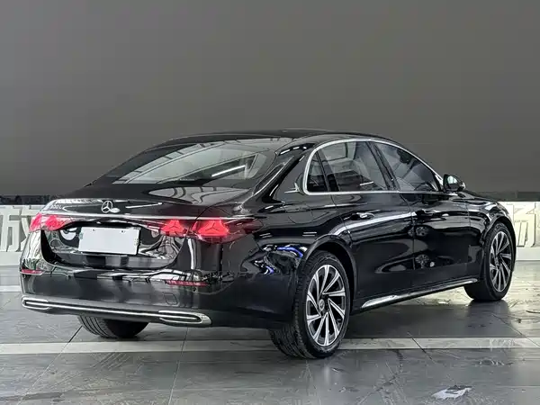 Mercedes-Benz E-Class 2025