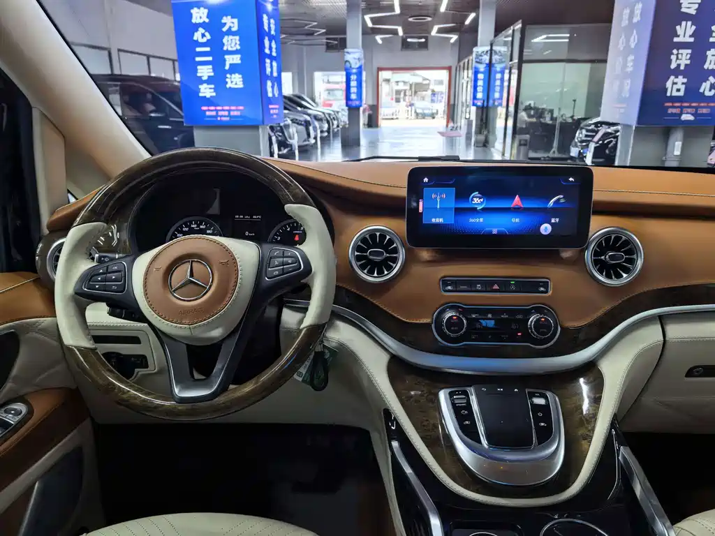 Mercedes-Benz Vito 2022 — фото 12
