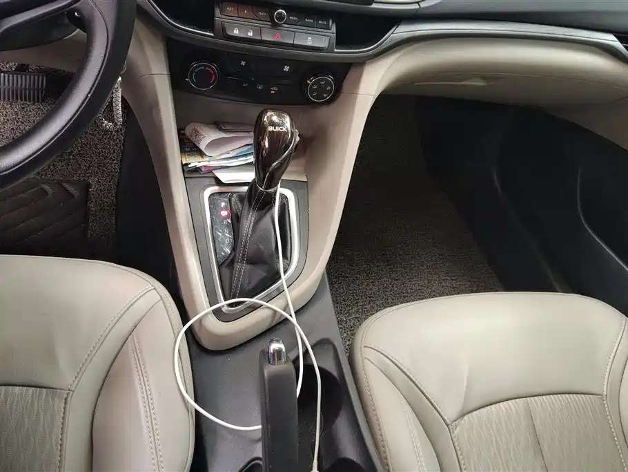 Buick Excelle 2017 — фото 16