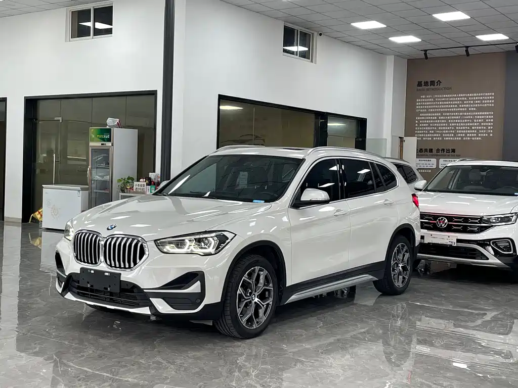 BMW X1 2021 — фото 1