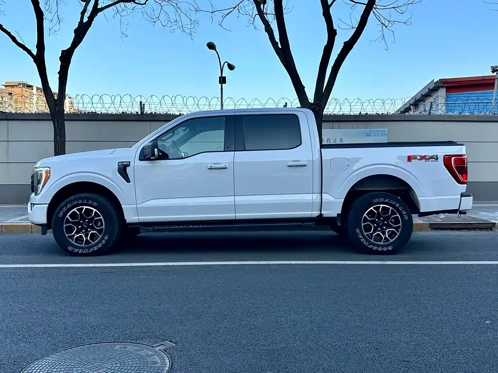 Ford F-150 Raptor 2023 — фото 3