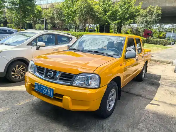 Nissan D22 2014