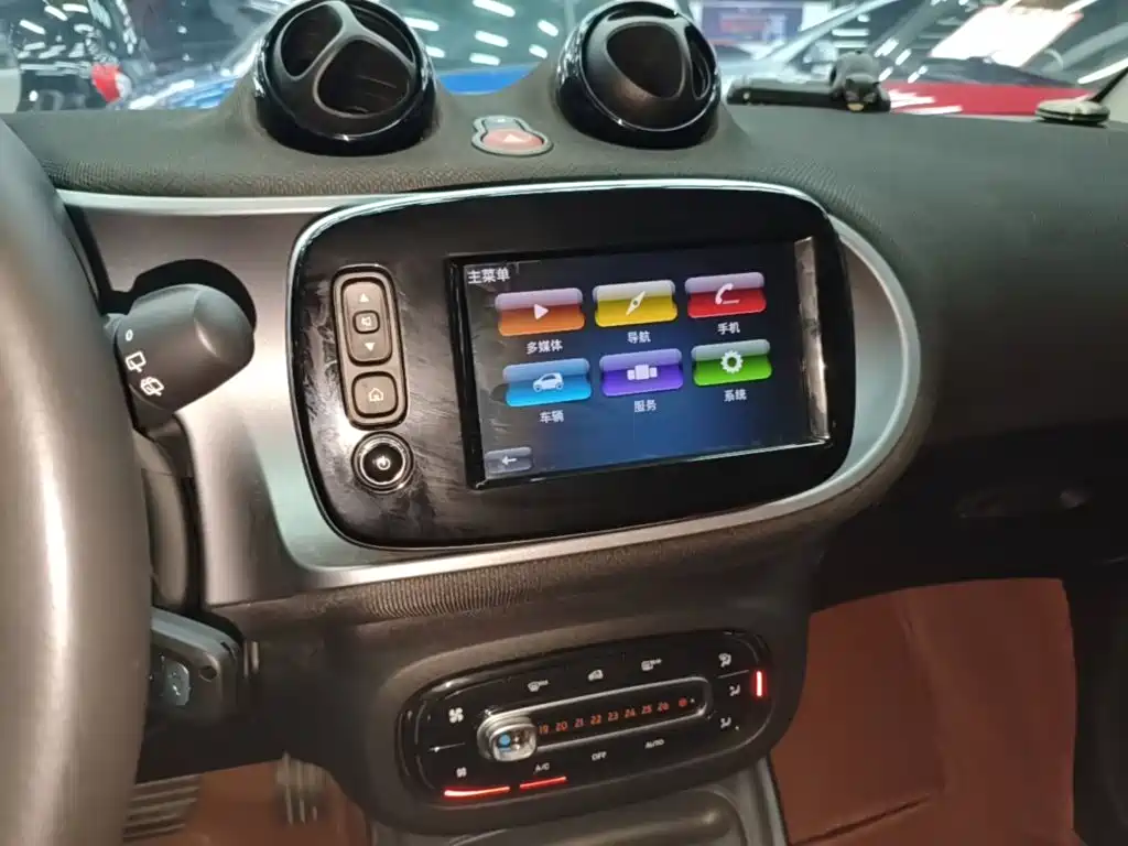smart fortwo 2018 — фото 13