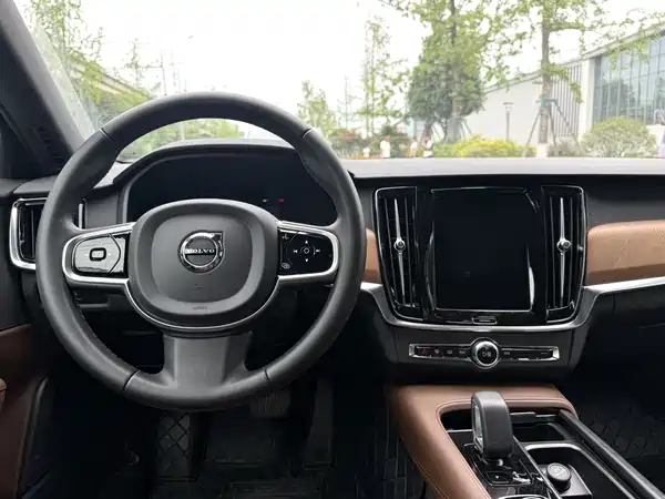 Volvo S90 2024