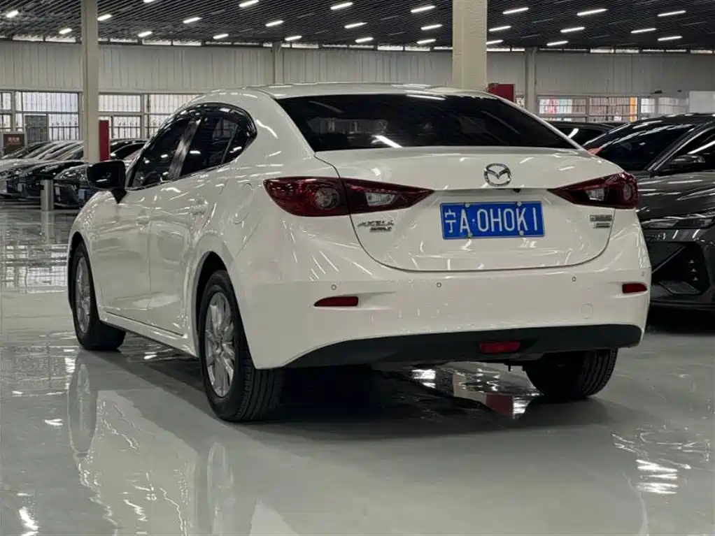 Mazda 3 Axela 2018 — фото 4