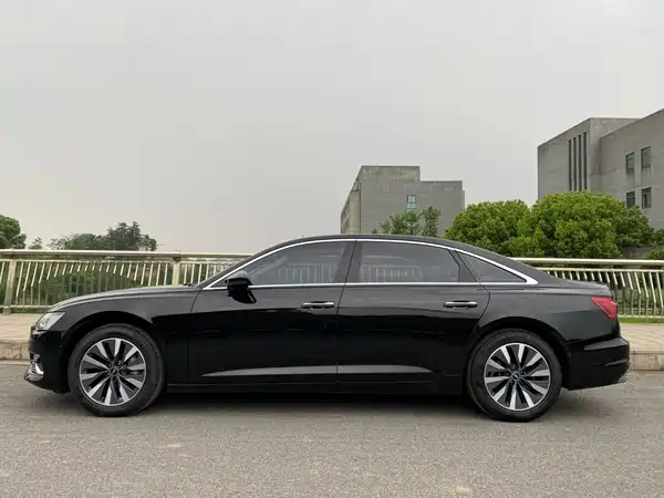 Audi A6L 2022