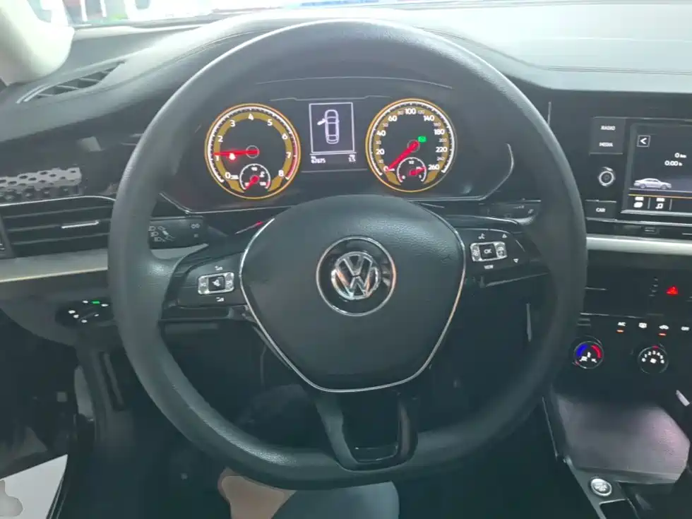 Volkswagen Passat 2019 — фото 11