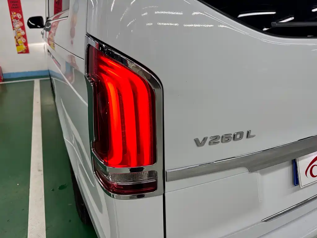 Mercedes-Benz V-Class 2019 — фото 39