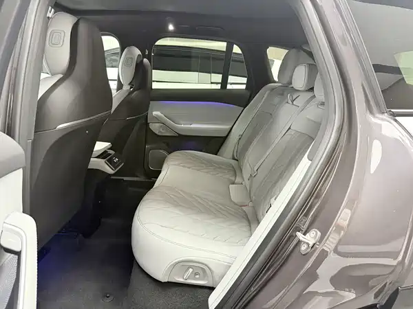 NIO ES6 2025