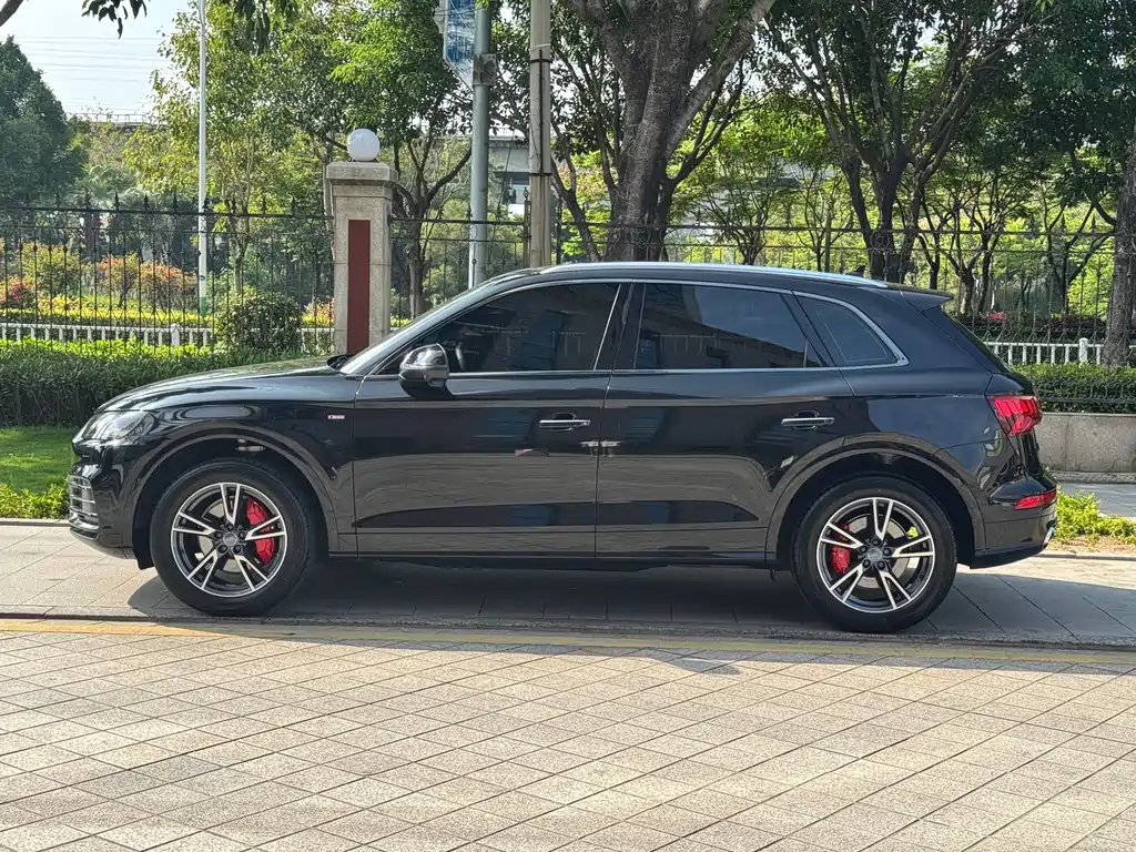 Audi Q5L 2021 — фото 4