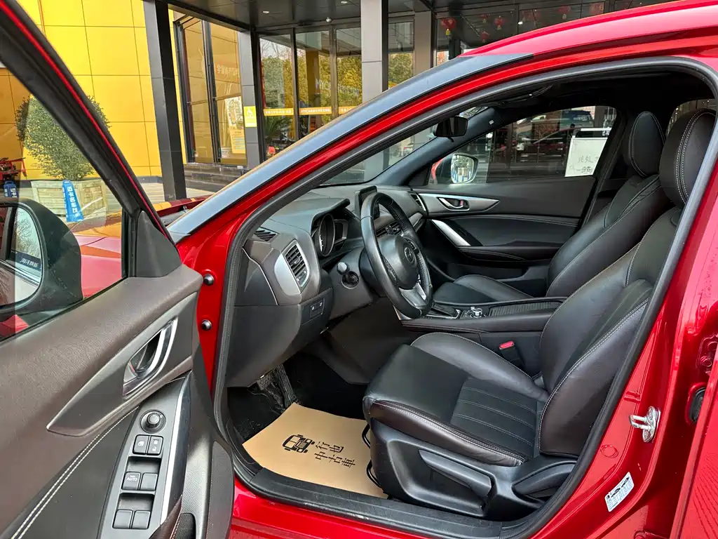 Mazda CX-4 2016 — фото 16