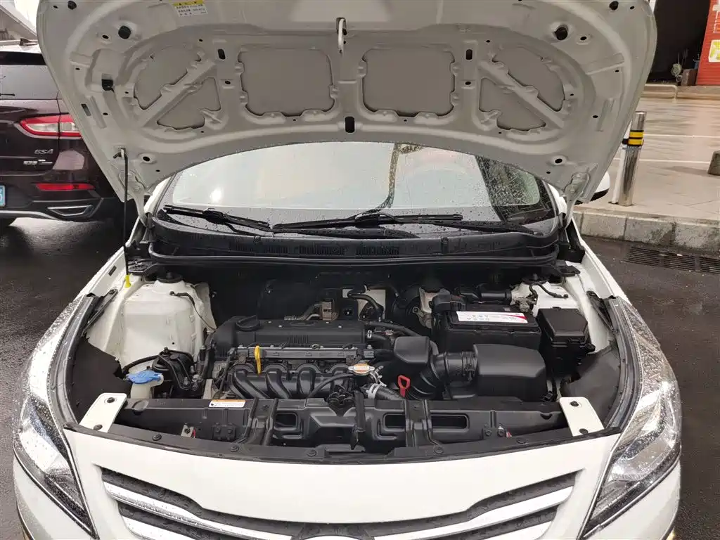 Hyundai Verna 2016 — фото 20