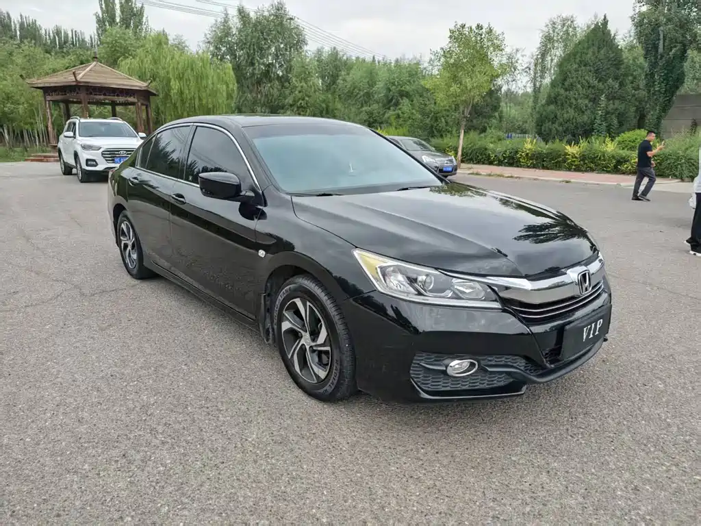 Honda Accord 2017 — фото 3