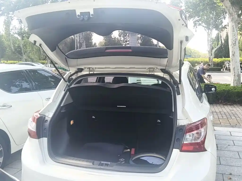 Nissan Tiida 2019 — фото 19