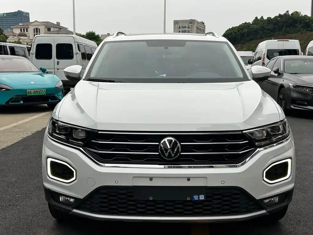 Volkswagen T-Roc 2023 — фото 2