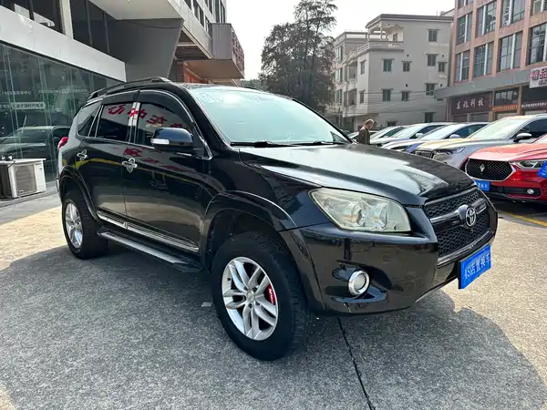 Toyota RAV4 2011