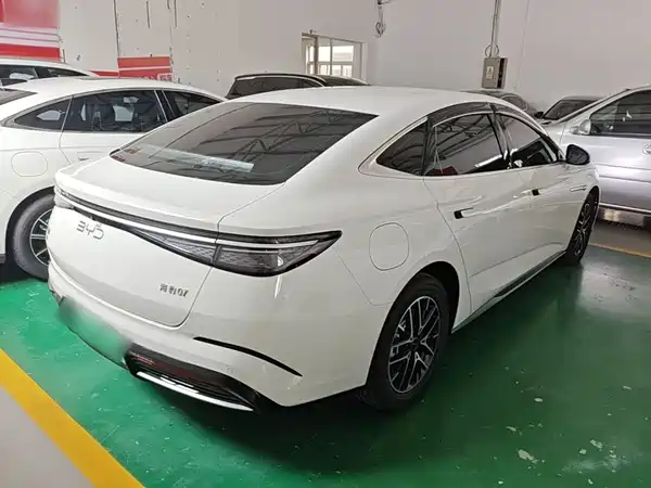 BYD Seal 07 DM-i 2025