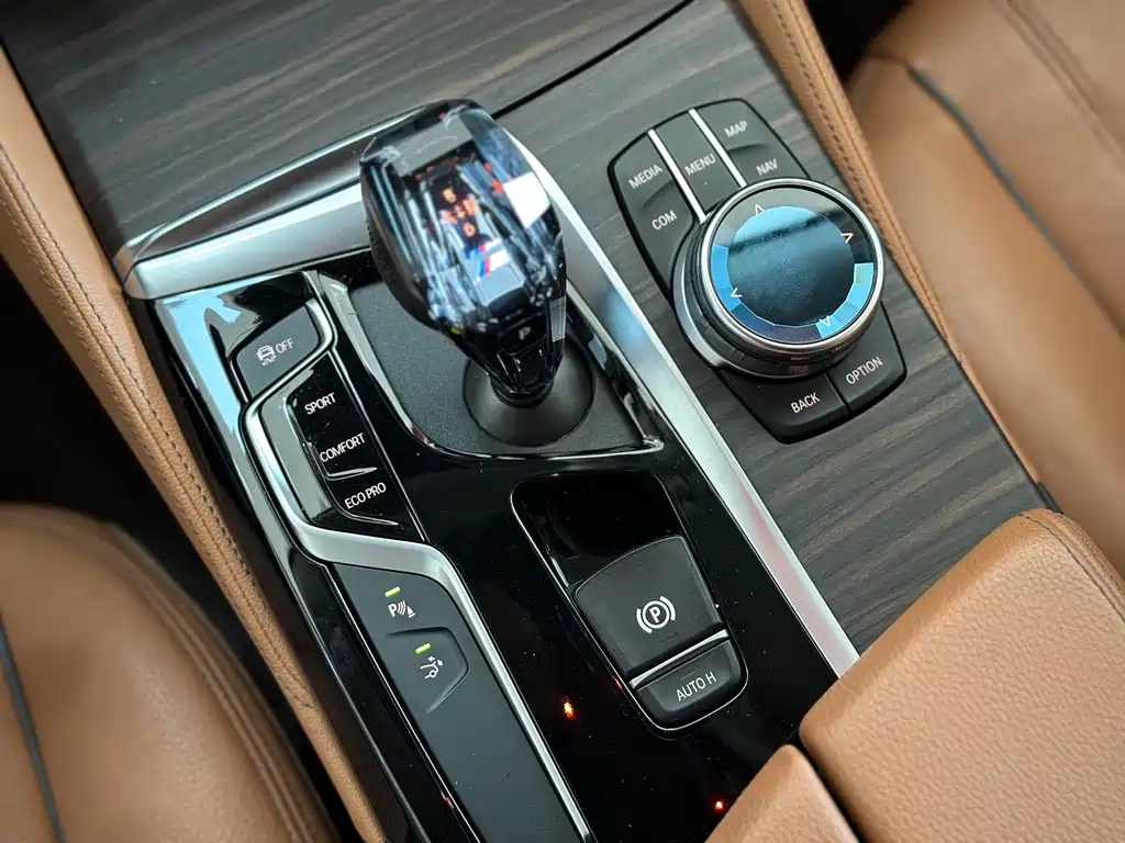 BMW 6 Series GT 2020 — фото 16
