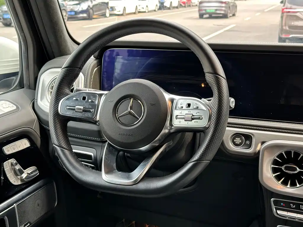 Mercedes-Benz G-Class 2024 — фото 13