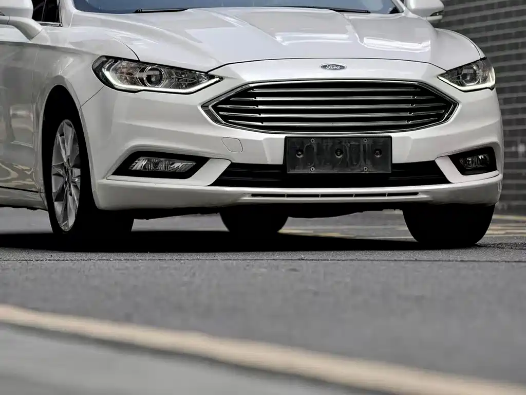 Ford Mondeo 2018 — фото 2