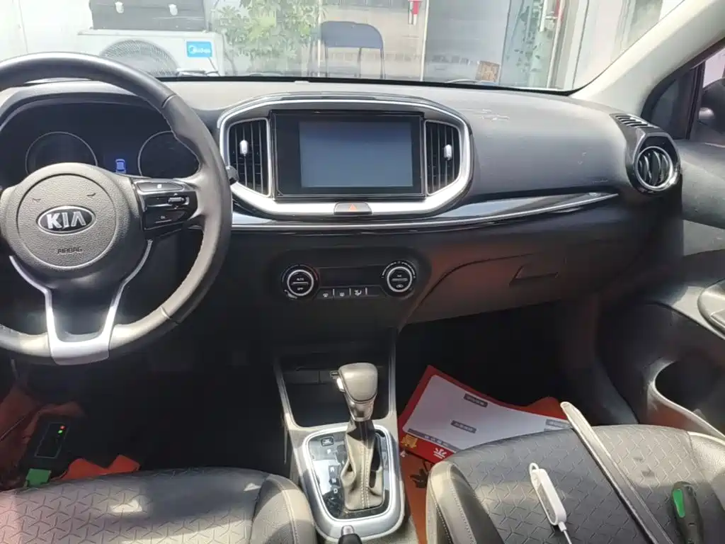 Kia KX1 2019 — фото 9