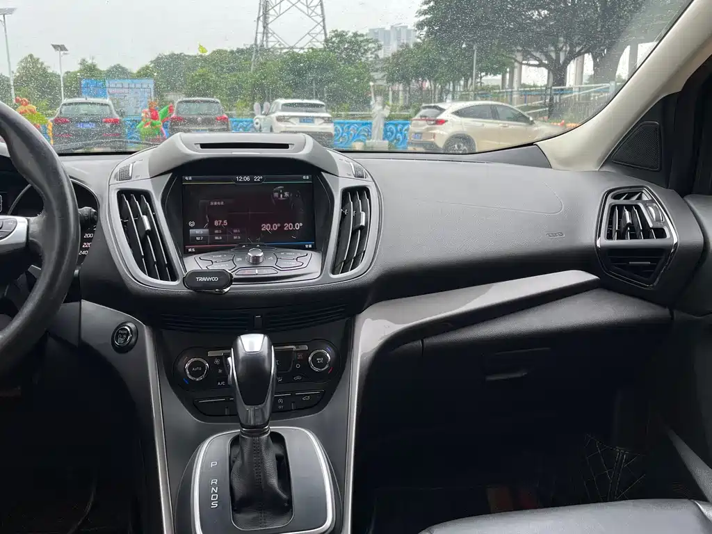 Ford Kuga 2016 — фото 15