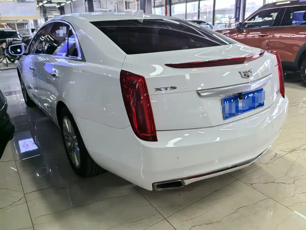 Cadillac XTS 2017 — фото 4