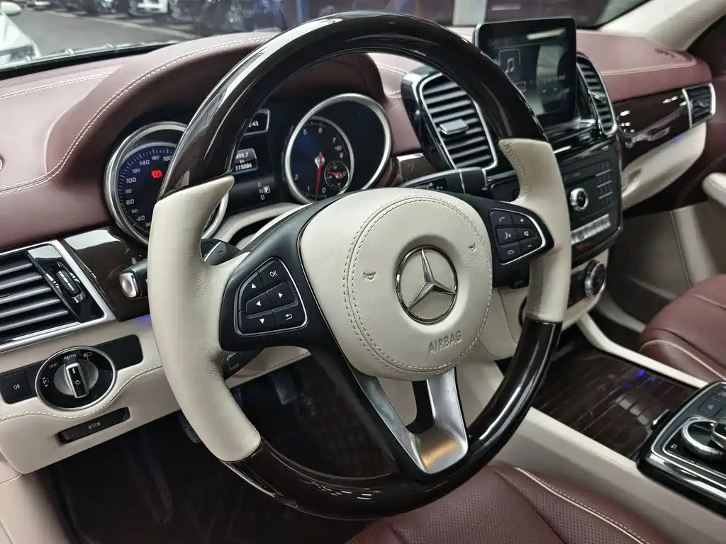Mercedes-Benz GLS 2017 — фото 7