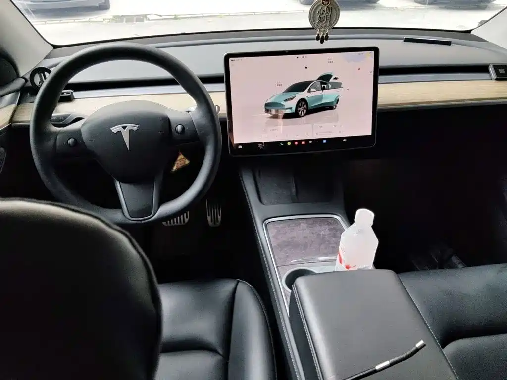 Tesla Model Y 2023 — фото 13