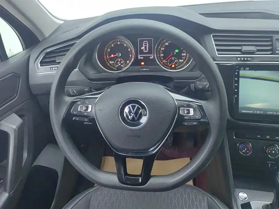 Volkswagen Tiguan L 2021 — фото 15