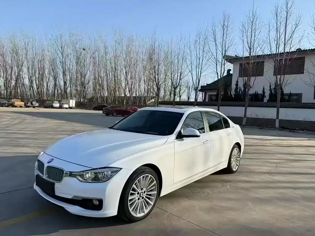 BMW 3 Series 2018 — фото 1