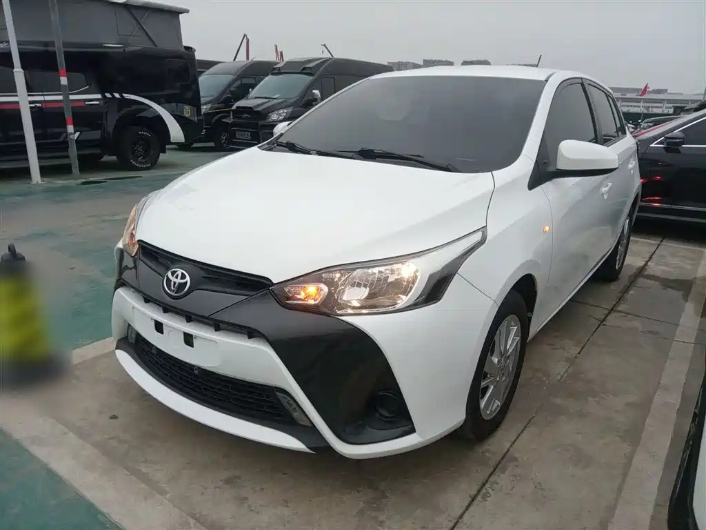 Toyota Yaris L 2018 — фото 1