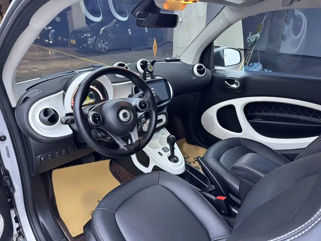 smart fortwo 2017 — фото 13