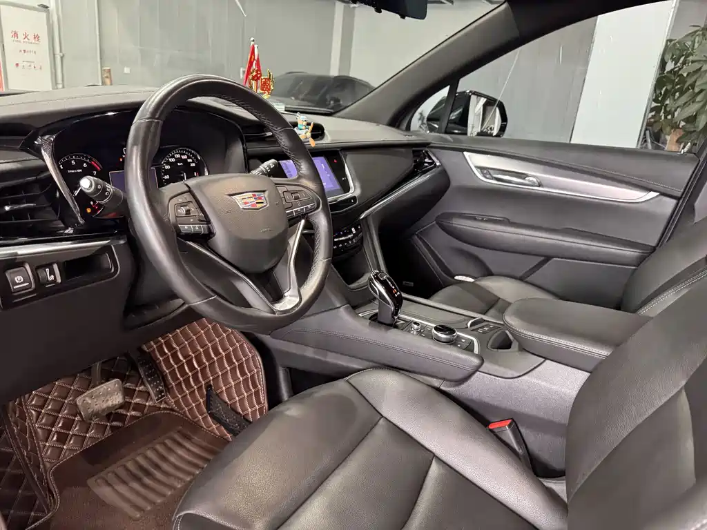 Cadillac XT6 2021 — фото 12