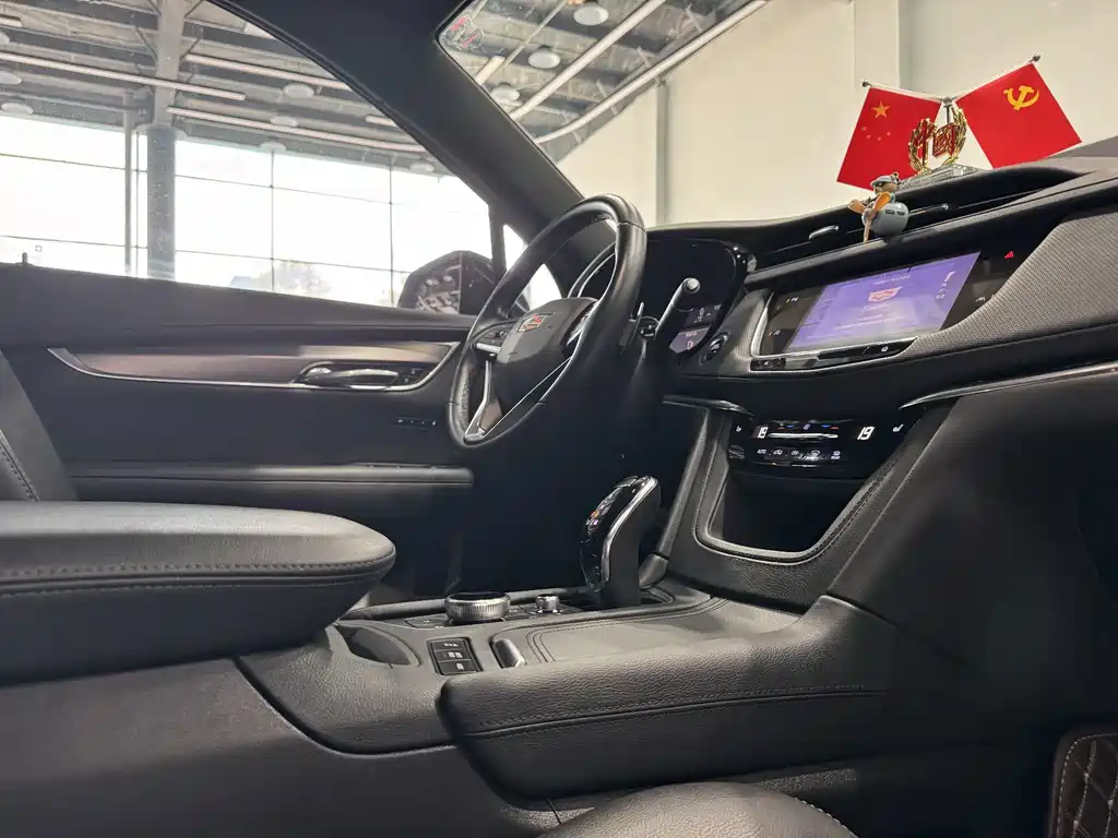 Cadillac XT6 2021 — фото 13