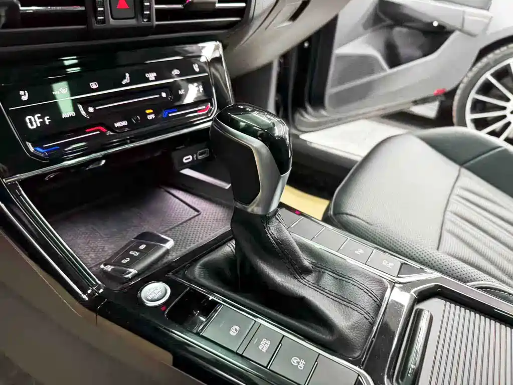 Volkswagen Passat 2023 — фото 13