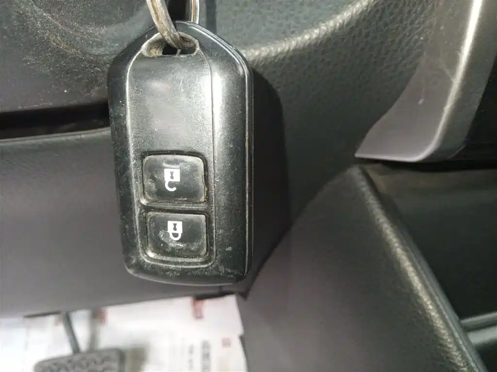 Toyota Yaris L 2018 — фото 20