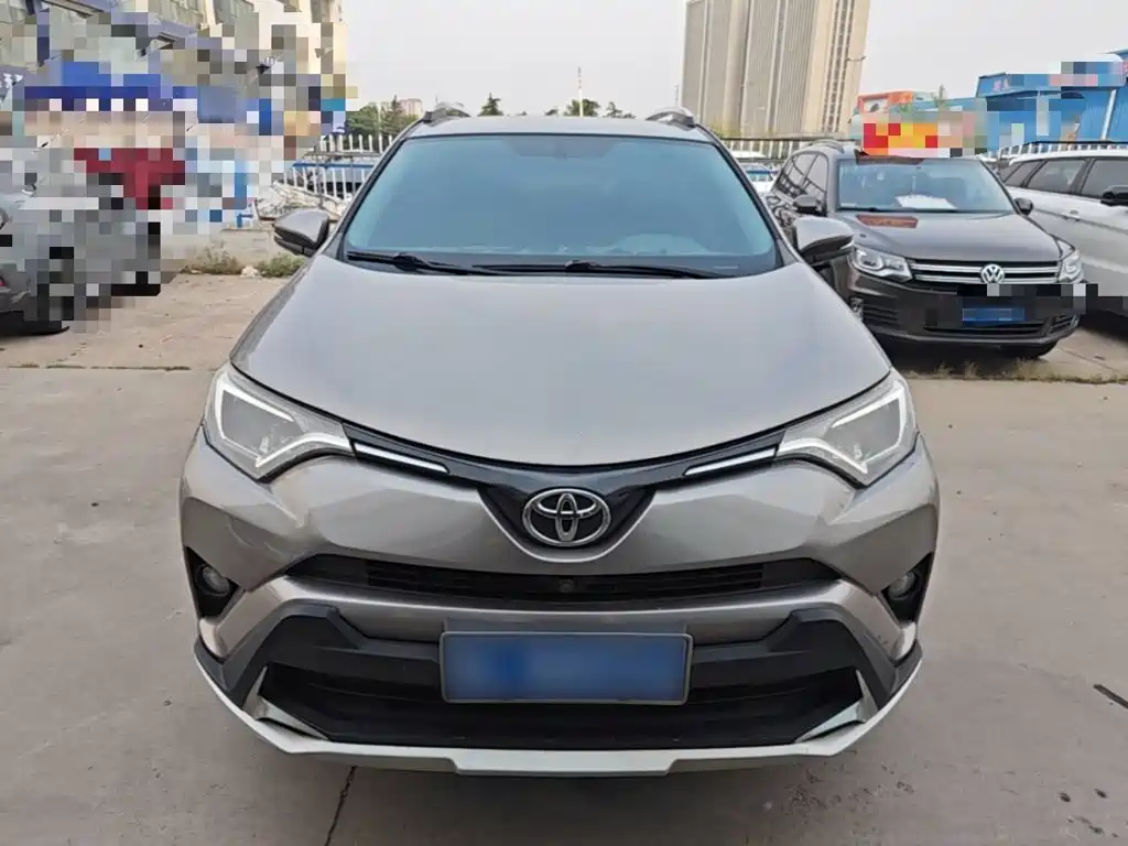 Toyota RAV4 2017 — фото 3